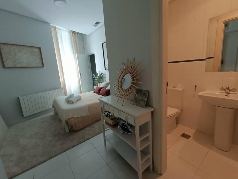 Caces Casa Aguila Casco Antiguo Patio Privado 아파트 외부 사진