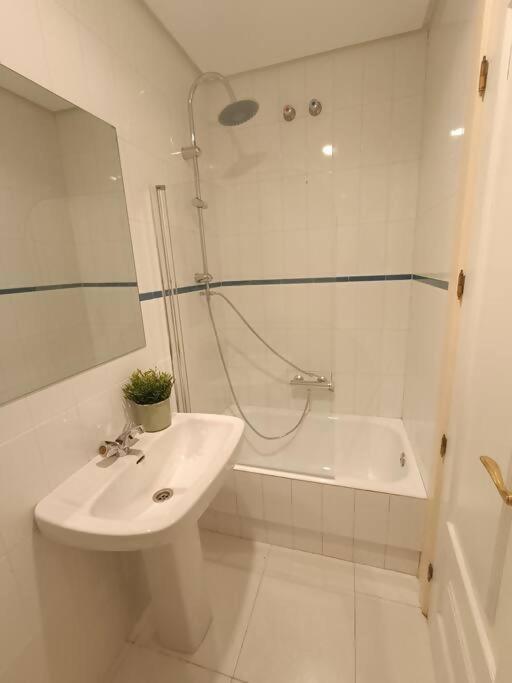 Caces Casa Aguila Casco Antiguo Patio Privado 아파트 외부 사진