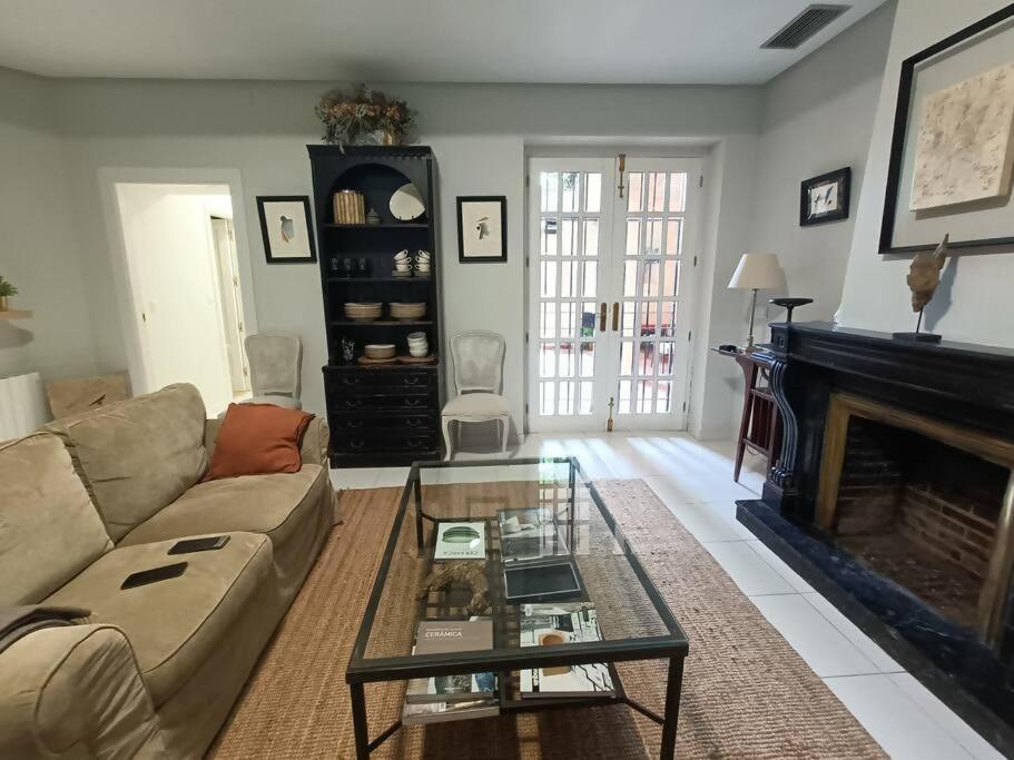 Caces Casa Aguila Casco Antiguo Patio Privado 아파트 외부 사진