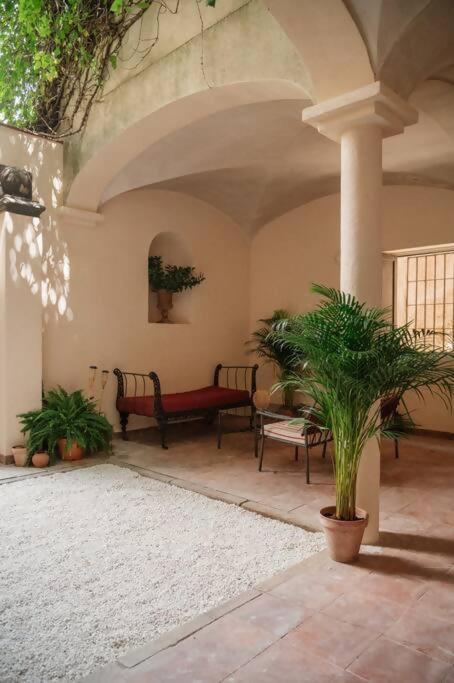 Caces Casa Aguila Casco Antiguo Patio Privado 아파트 외부 사진
