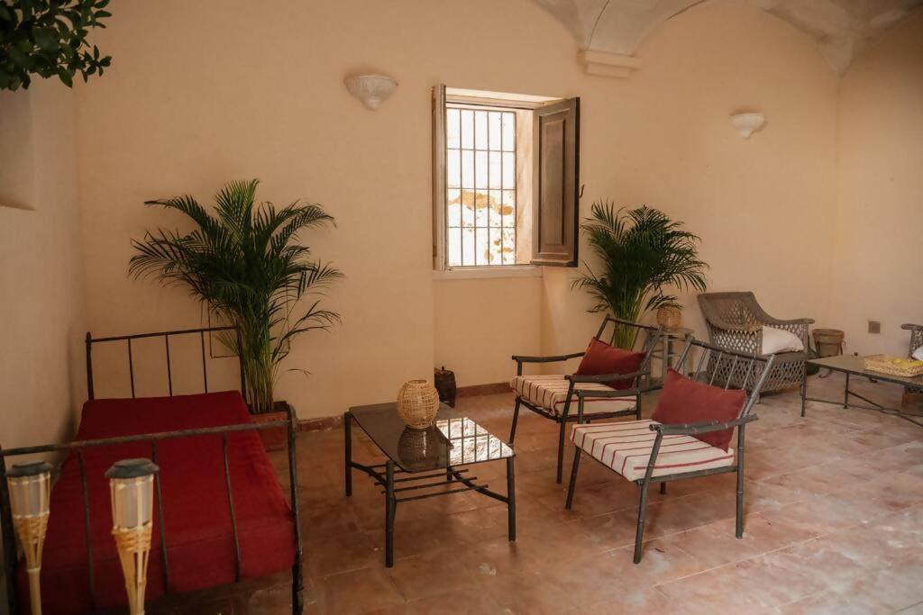 Caces Casa Aguila Casco Antiguo Patio Privado 아파트 외부 사진